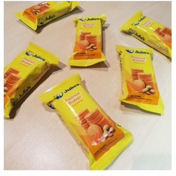 แบบปี๊บ-ขนมนำเข้า-ขนมปังกรอบสอดไส้ครีมเนยถั่ว-จูลี่ส์-julies-peanut-butter-sandwich-450g