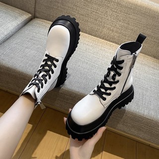 ★Beautiful Shoes Shop.พร้อมส่ง  รองเท้าบู๊ทส์มาร์ตินสไตล์อังกฤษ  ขาว ก้นหนา นกนางแอ่น รองเท้าบูทผู้หญิง อังกฤษ ลม 2021 ป