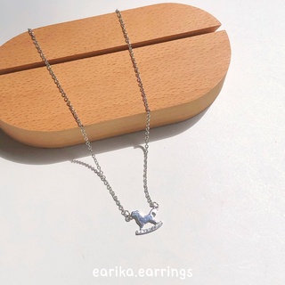 (กรอกโค้ด 72W5V ลด 65.-) earika.earrings - merry go round necklace สร้อยคอเงินแท้จี้ม้าหมุน S92.5 ปรับขนาดได้