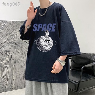 ✓∏◇สไตล์ยุโรปและอเมริกาแขนเจ็ดจุดเสื้อยืดผู้ชายฤดูร้อนดาวเคราะห์พิมพ์ป่า 7 จุดแขนสั้นกลิ่นอายลมหลวมและหล่อครึ่งแขน