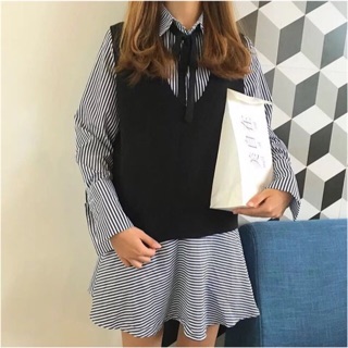 ลูกค้าใหม่ใส่โค้ด NEWFHA ลด100฿ Set 3 ชิ้น Stripe dress x Black top