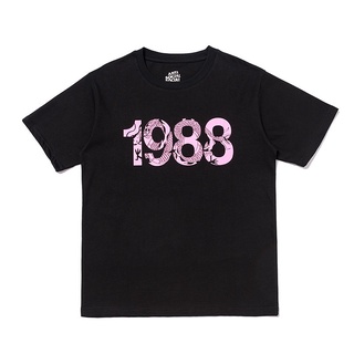 【cotton Tshirts👕】1988 เสื้อยืดคู่รักพิมพ์ลายทั้งชายและหญิงในฤดูร้อนเดียวกันผ้าฝ้ายเสื้อยืดสบายและระบายอากาศ