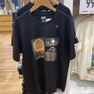 Uniqlo ใหม่ เสื้อยืดแขนสั้น พิมพ์ลายตัวอักษร Marvel ทรงหลวม สไตล์คลาสสิก แฟชั่นสําหรับผู้ชาย และผู้หญิง  438030