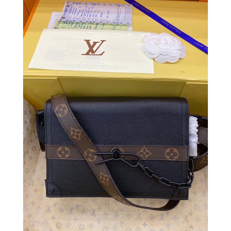 กระเป๋าสะพายข้าง-louis-vuitton