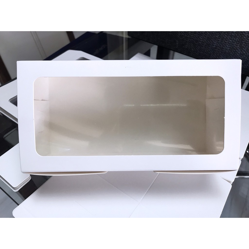 กล่องใสขนมเค้กแบบยาวเจาะหน้าต่างติดpvcใสด้านหน้าขนาด10-2x20-4x7-8เซน