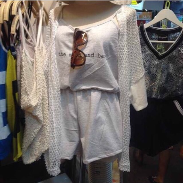 ลูกค้าใหม่ใส่โค้ด-newfha-ลด100-เสื้อคลุมผ้าทอสีขาว-มีวิ้งเล็กน้อย-freesize