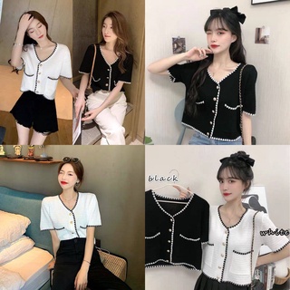 DODO*พร้อมส่ง*เสื้อคอวีแต่งขอบด้วย ขาวดำ +กระเป๋าสองข้างน่ารักมาก ใส่เบาสบายระบายอากาศได้ดีเลย(h251)