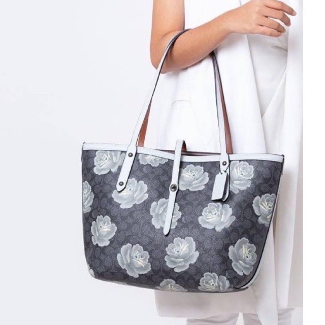 ผ่อน0-กระเป๋าสะพาย-coach-31700-signature-rose-print-market-tote-charcoal-sky-สีเทาเข้ม-ลายดอกไม้