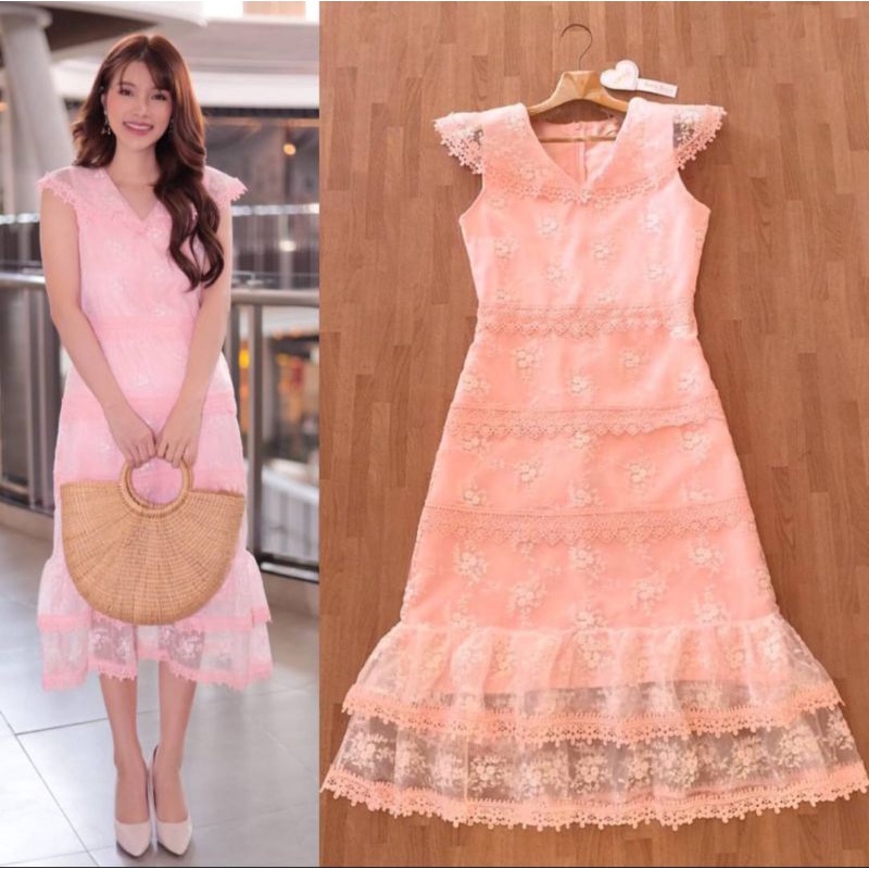 เดรสลูกไม้มี3สี-m-l-maxi-dress-เดรสสีฟ้าคอปกแขนกุดผ้าปักลูกไม้-งานป้าย-love-love