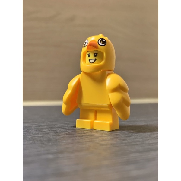 lego-minifigures-mascot-chick