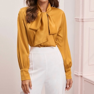 SHEIN เสื้อเบลาส์สีเหลืองผูกโบว์คอ ทำงาน size S Solid Tie Neck Pullover Satin Blouse