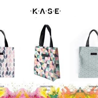 ภาพหน้าปกสินค้าKase bag กระเป๋าผ้าเคลือบกันน้ำ ที่เกี่ยวข้อง