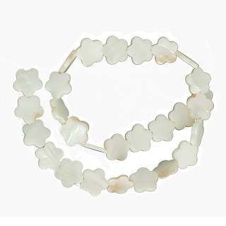 ลูกปัดหินแท้ หินไข่มุกหรือแม่มุก (Monther Of Pearl) ลักษณะเม็ดรูปทรงดอกไม้ 15 mm - (LZ-0250 สีขาว)
