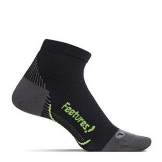 FEETURES PLANTAR FASCIITIS RELIEF QUARTER BLACK/GREEN - ถุงเท้าออกกำลังกายกันแผลพุพอง