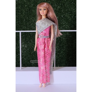 ภาพหน้าปกสินค้าชุดไทยตุ๊กตาบาร์บี้ : ชุดไทยสีชมพู สะไบเงิน ไม่รวมตัวตุ๊กตา ที่เกี่ยวข้อง