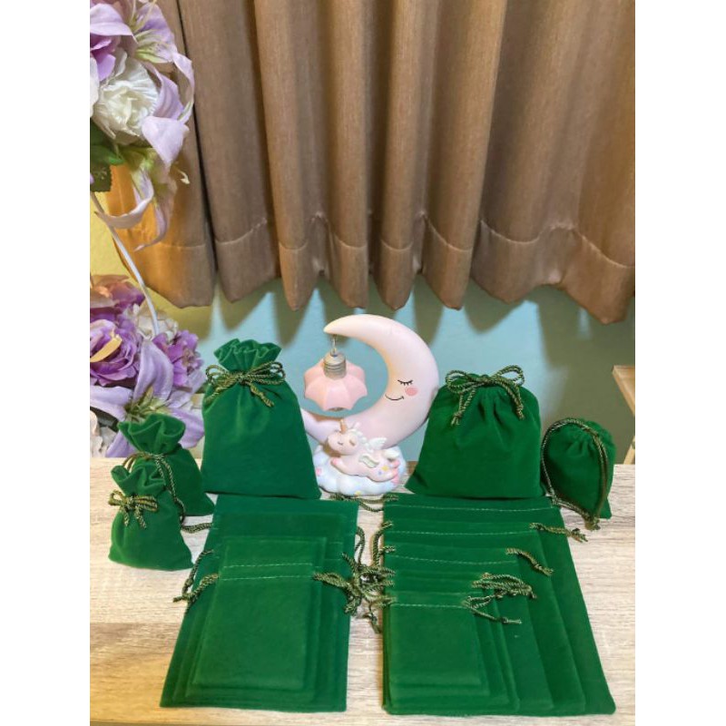 ภาพสินค้าถุงผ้ากำมะหยี่สีเขียว ขนาด 5x6 - 13x15 เซนติเมตร ราคาโรงงาน เนื้อผ้าหนาเกรดA จากร้าน topjewelrybags บน Shopee ภาพที่ 7