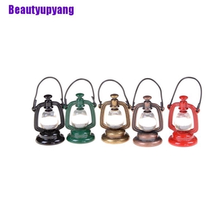 ภาพหน้าปกสินค้าXbeautyupyang โคมไฟน้ํามัน 1: 6 / 1: 12 สําหรับบ้านตุ๊กตา ที่เกี่ยวข้อง