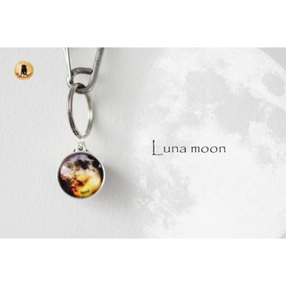 พวงกุญแจ The Luna Moon เราทำพวงกุญแจได้ทุกสีของพระจันทร์ที่คุณอยากได้นะ By chocolate_save_theday