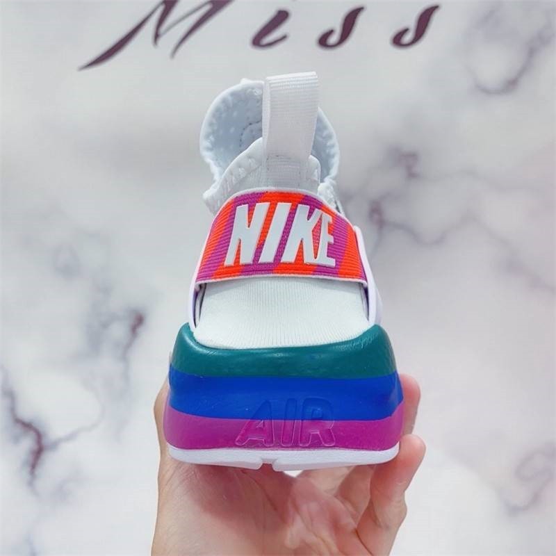 รองเท้าผ้าใบรุ่น-nike-air-huarache-custom-rainbow