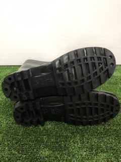 ภาพขนาดย่อของภาพหน้าปกสินค้ารองเท้าบู๊ทกันน้ำ รองเท้าบู๊ท รองเท้าบูท สีดำ จากร้าน eakkachai_changrachashop บน Shopee