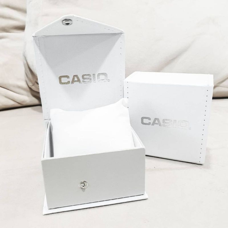 รูปภาพของกล่องใส่นาฬิกา Casio สุดพรีเมี่ยมลองเช็คราคา