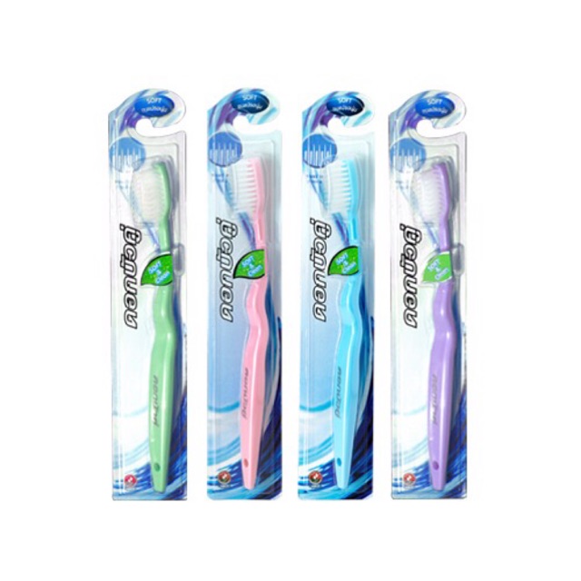 ภาพหน้าปกสินค้าแปรงสีฟัน ดอกบัวคู่ รุ่น ซอฟท์แอนด์คลีน (คละสี) แปรงสีฟัน