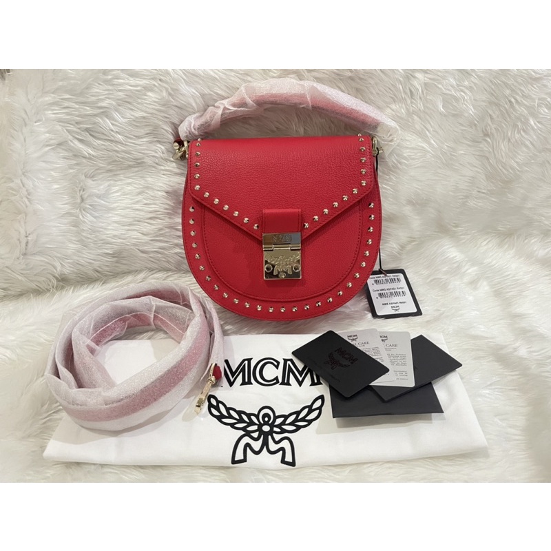 Mcm patricia small hot sale shoulder bag