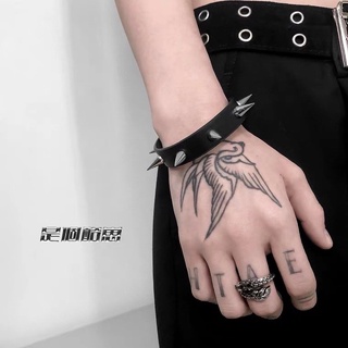 🔥Sale🔥สร้อยข้อมือหนังปักหมุดหนาม Leather Thorn Gothic Bracelet พร้อมส่ง