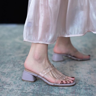 ภาพหน้าปกสินค้า💜รองเท้าส้นสูงแฟชั่น สีม่วงรองเท้าส้นสูง รองเท้าแตะ รองเท้าแตะมีส้นผู้หญิง ใส่สบายไม่ลื่นเหมาะมากสำหรับการช้อปปิ้ง 34-40 ซึ่งคุณอาจชอบราคาและรีวิวของสินค้านี้