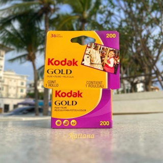 ภาพหน้าปกสินค้าฟิล์มสี Kodak Gold 200 35mm 24/36 รูป (05/2024) Kodak gold 200 ซึ่งคุณอาจชอบราคาและรีวิวของสินค้านี้
