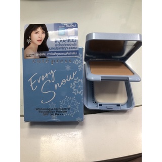 ภาพหน้าปกสินค้าCUTE PRESSแป้งผสมรองพื้นEVORY SNOW WHITENING&OIL CONTROLFOUNDATION(ตลับมาตราฐาน) ที่เกี่ยวข้อง