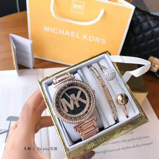 ภาพขนาดย่อของภาพหน้าปกสินค้าOUTLET WATCH นาฬิกา Michael Kors OWM154 นาฬิกาข้อมือผู้หญิง นาฬิกาผู้ชาย Brandname รุ่น MK5799 จากร้าน outlet_watch_premium บน Shopee