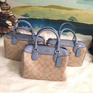 พร้อมส่ง Coach หมอน 9