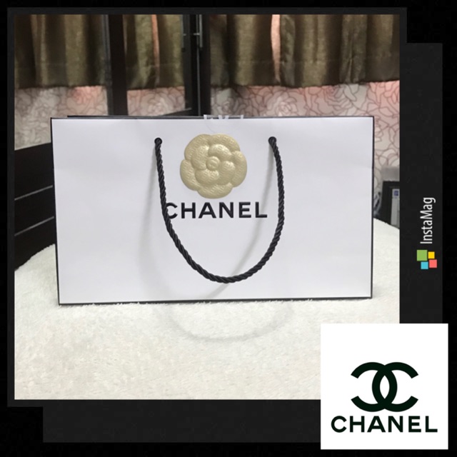 ถุงกระดาษ-chanel-ของแท้-ประดับดอกคามิเลียสีทอง