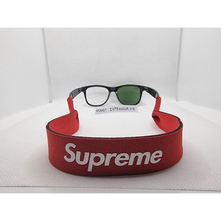 ภาพขนาดย่อของภาพหน้าปกสินค้าสายคล้องแว่น Supreme จากร้าน the_jamuto บน Shopee