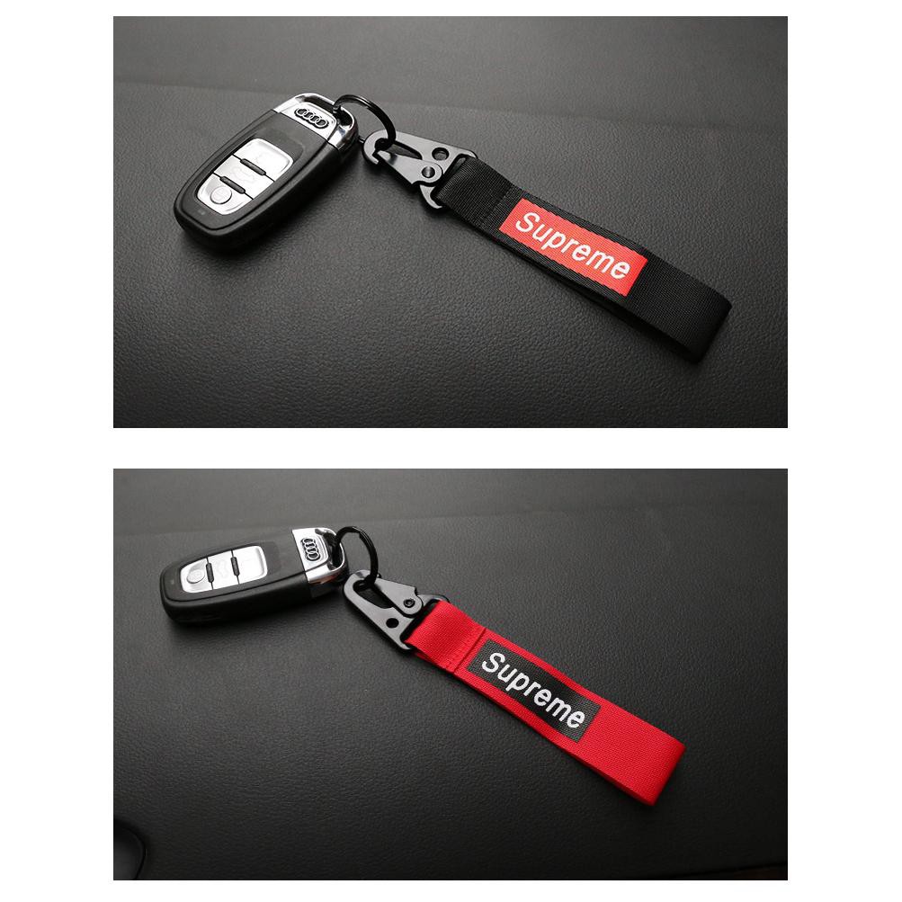 ภาพหน้าปกสินค้าSupreme พวงกุญแจ พวงกุญแจรถยนต์ Car keychain จากร้าน vcanshop_online บน Shopee