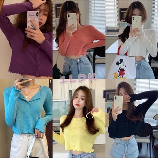 รูปภาพขนาดย่อของ1LDK ️พร้อมส่ง ️เสื้อยืดแฟชั่น เสื้อผู้หญิง แขนยาว คอกลมแต่งหยัก กระดุมแกะได้ (7189)ลองเช็คราคา