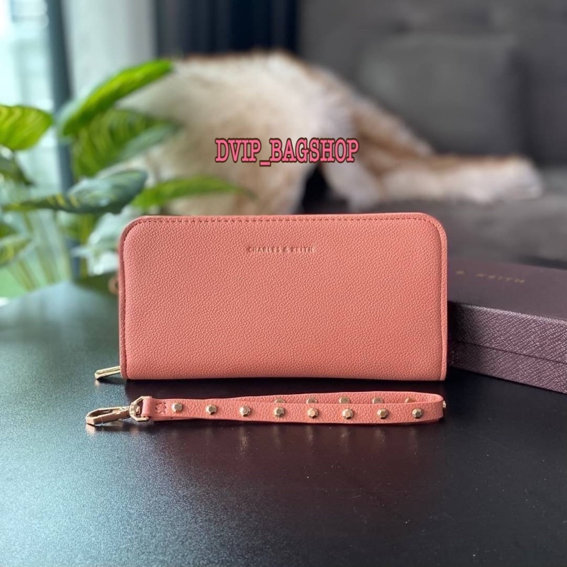 charles-amp-keith-classic-zip-around-wallet-แท้