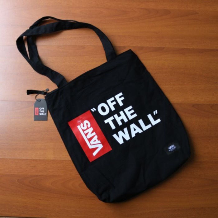 totebag-vans-กระเป๋าผู้ชายผู้หญิง-สีดํา