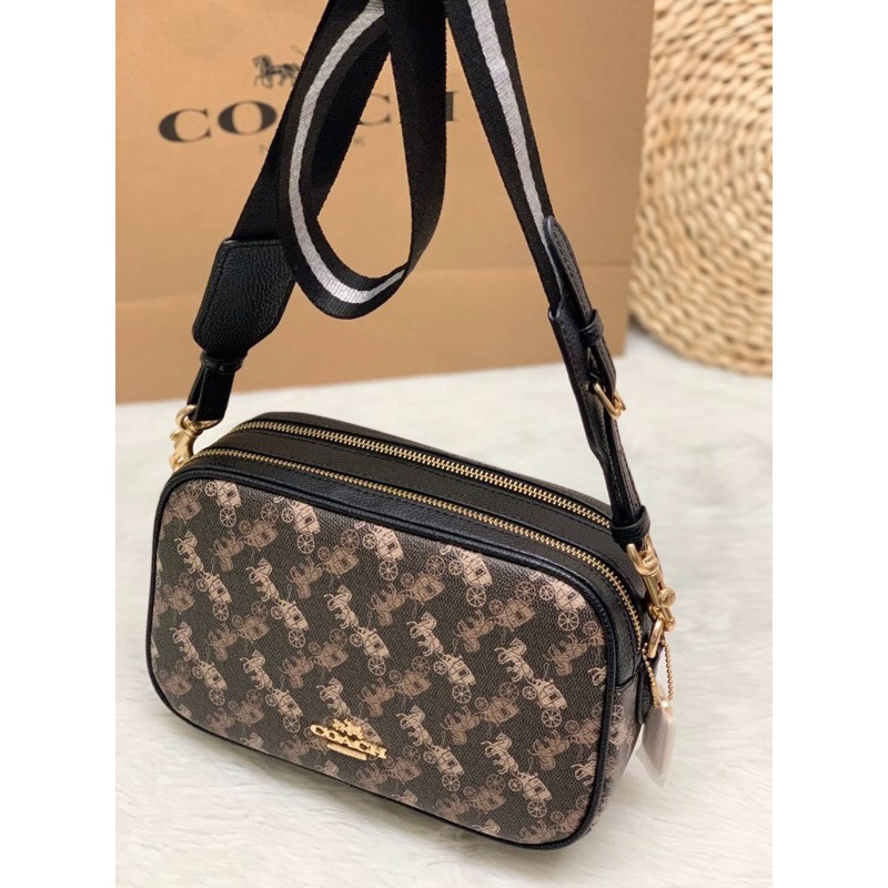 coach-jes-crossbody-with-horse-and-carriage-print