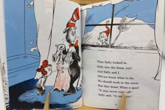 หนังสือ-เด็ก-ภาษาอังกฤษ-dr-seuss-cat-in-the-hat