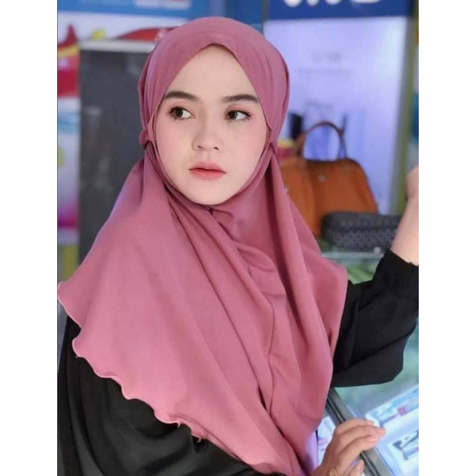 ภาพหน้าปกสินค้าผ้าคลุมอินโด ทรงสวย มีเชือกผูกหลัง ผ้าซุปเปอร์ไทเกอร์ สีพื้น ขนาดไซส์ M จากร้าน hijab_story_thailand บน Shopee