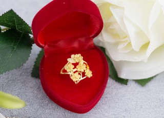 แหวนทองดอกไม้งานประณีต สวยมากค่ะ