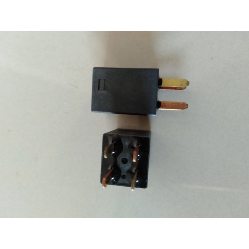 รีเลย์-12v-4ขาเล็ก-ใส่-mitsubishi-ของแท้มือ2ญี่ปุ่น