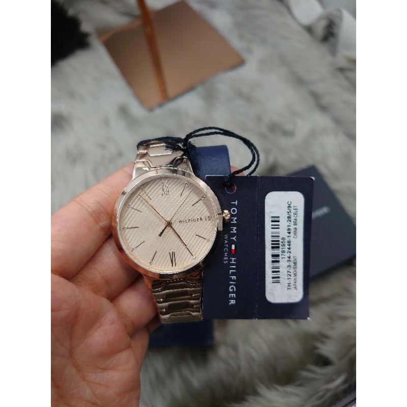 นาฬิกา and trendy Tommy Hilfiger ladies' watch แท้พร้อมส่ง | Thailand