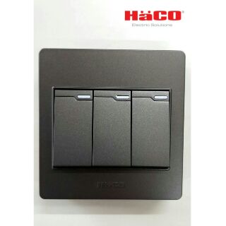 Haco สวิตซ์ทางเดียว 3 ช่อง 16 แอมป์  พร้อมกล่องหน้ากากแบบลอย รุ่น M3N-S31-CC (สีช็อคโก) มี มอก.