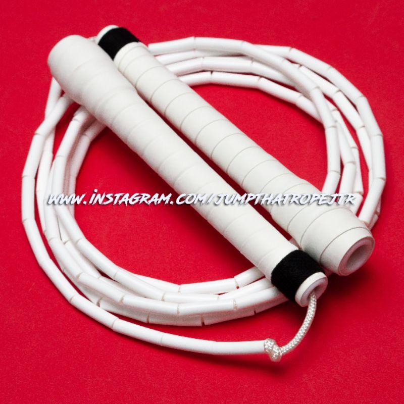 ภาพหน้าปกสินค้าMozzarella Beaded Rope  เชือกลูกปัด โมซซ่าเรลล่า  White Freestyle Jump Rope  เชือกกระโดดสีขาว จากร้าน sammy_jump_that_rope บน Shopee