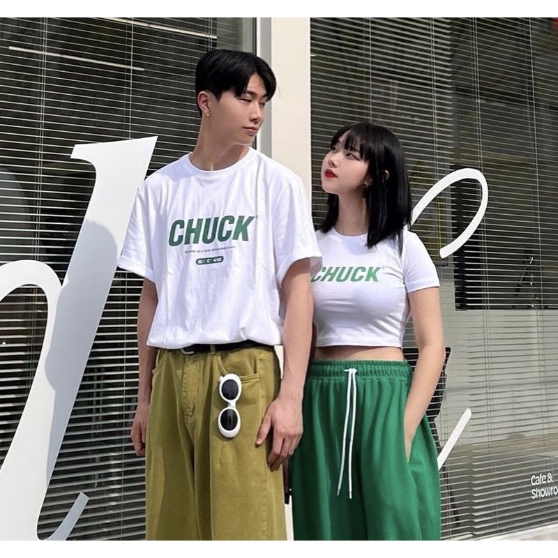 เสื้อครอป CHUCK - Signature Logo Crop T-shirt ของแท้100% (Preorder ...