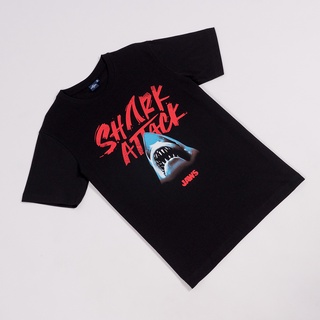 ภาพขนาดย่อของภาพหน้าปกสินค้าUniversal Studios Men Jaws Shark Attack T-Shirt - เสื้อผู้ชายยูนิเวอร์แซล สตูดิโอ ลายจอว์สฉลามโจมตี สินค้าลิขสิทธ์แท้100% characters studio จากร้าน charactersstudio บน Shopee ภาพที่ 5