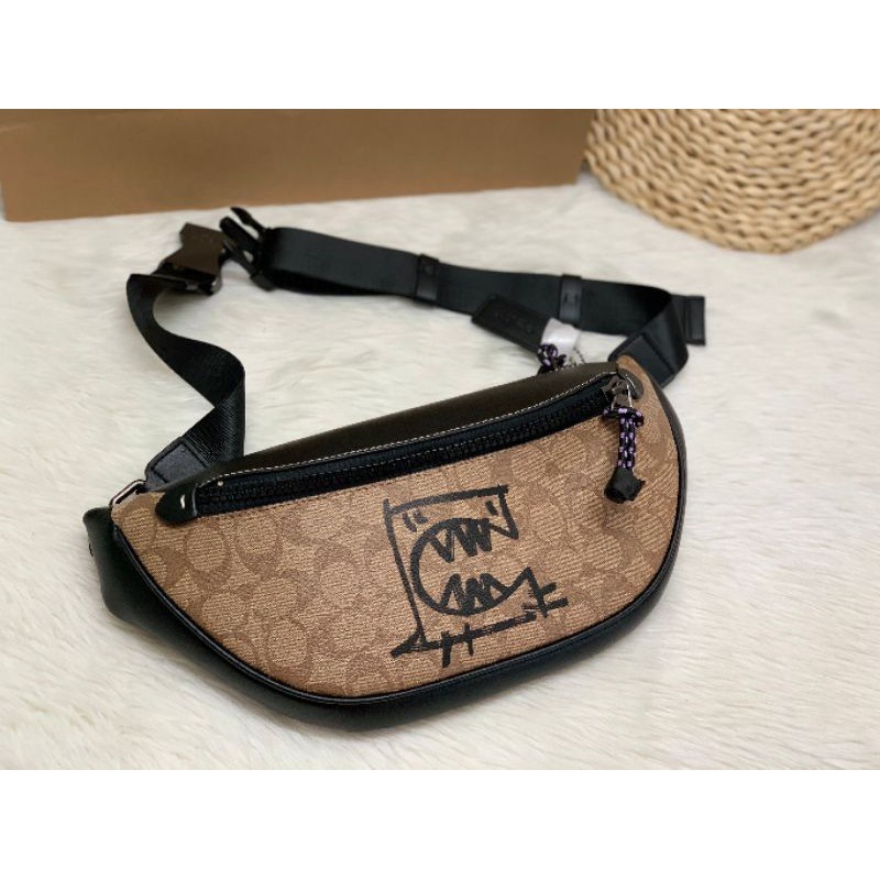 coach-warren-bag-belt-in-signature